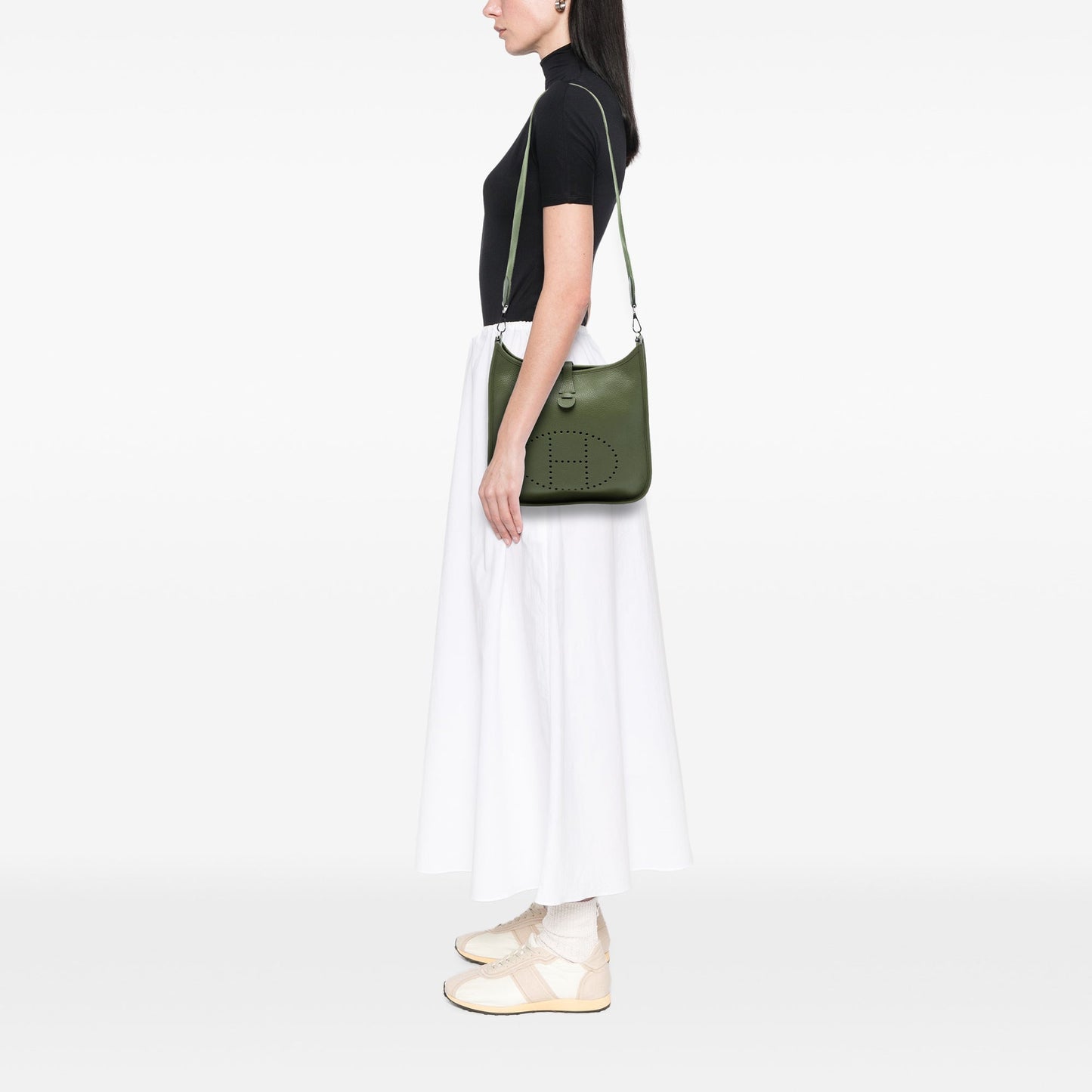 Clemence Evelyne I 29