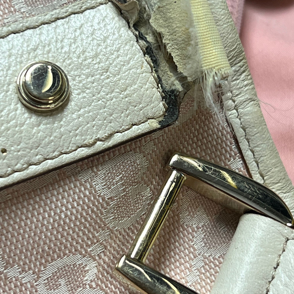 Gucci GG Canvas Abbey D Ring Crossbody