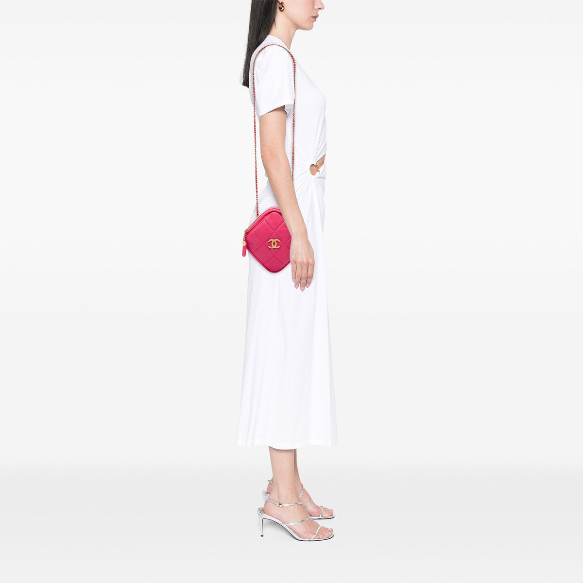 Chanel CC Quilted Lambskin Diamond Clutch with Chain — Pink