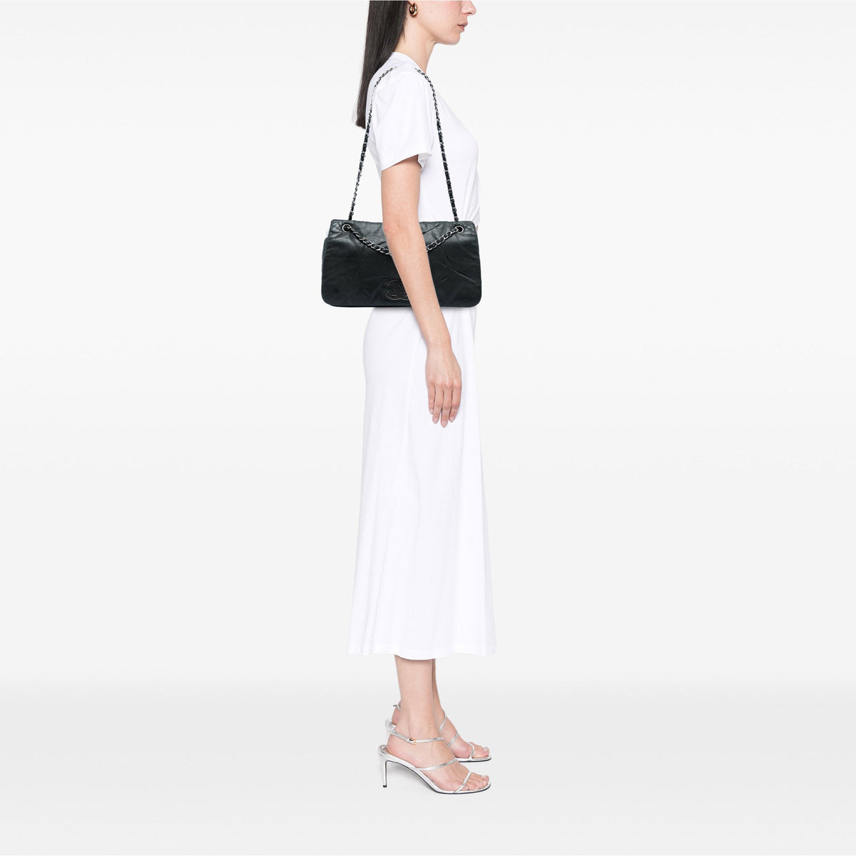 Chanel Iridescent Calfskin East West Glint Flap — Black