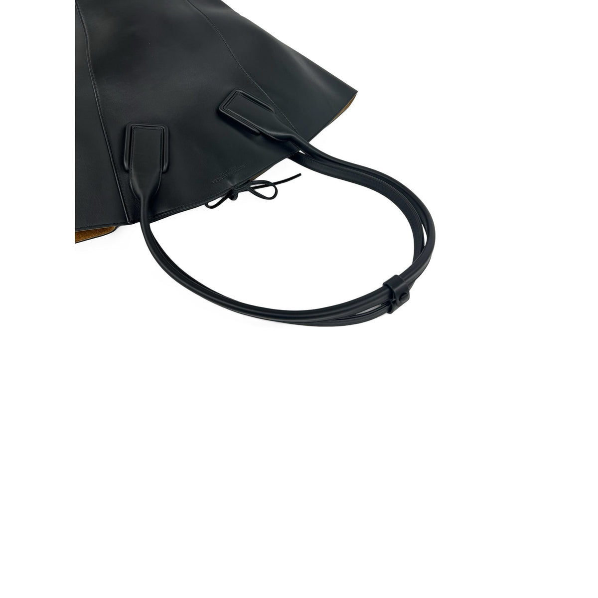 Bottega Veneta Large Leather Basket Tote — Black