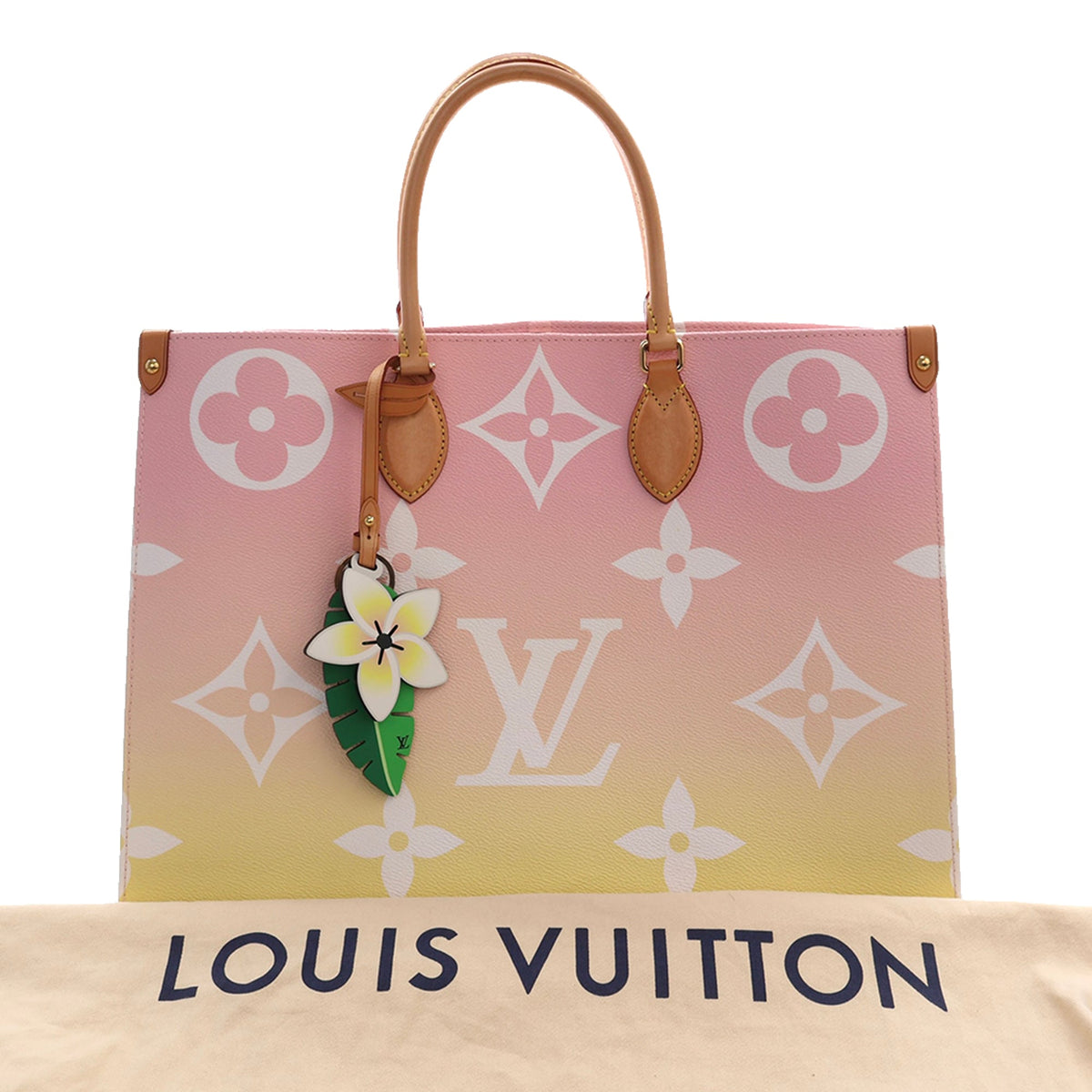 Louis Vuitton Monogram Giant By The Pool Onthego GM