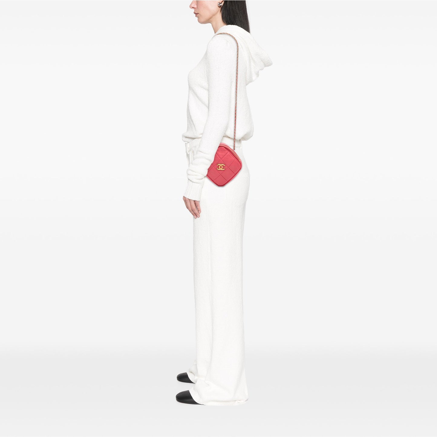 Chanel CC Quilted Lambskin Diamond Clutch with Chain