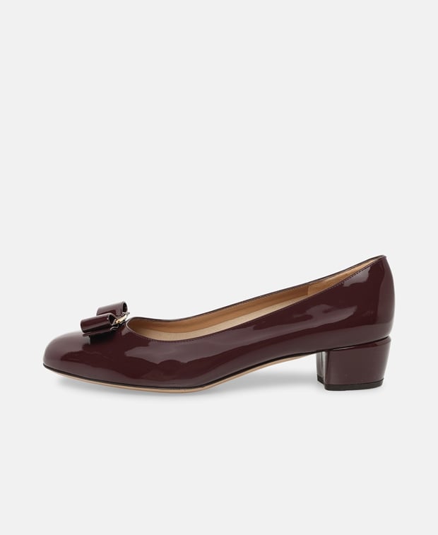 Salvatore Ferragamo Vara 1 Pumps Burgundy
