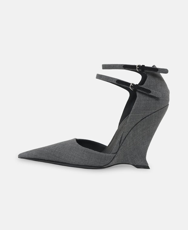 Salvatore Ferragamo Vidya Pumps Black