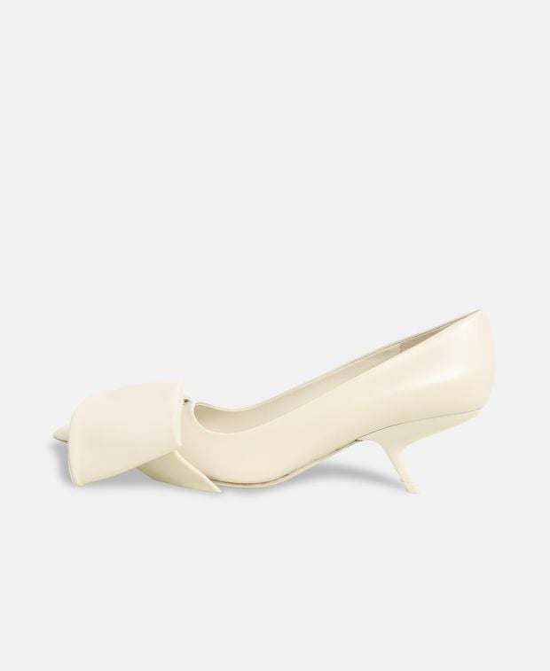 Salvatore Ferragamo Erica 55 Pumps Ice