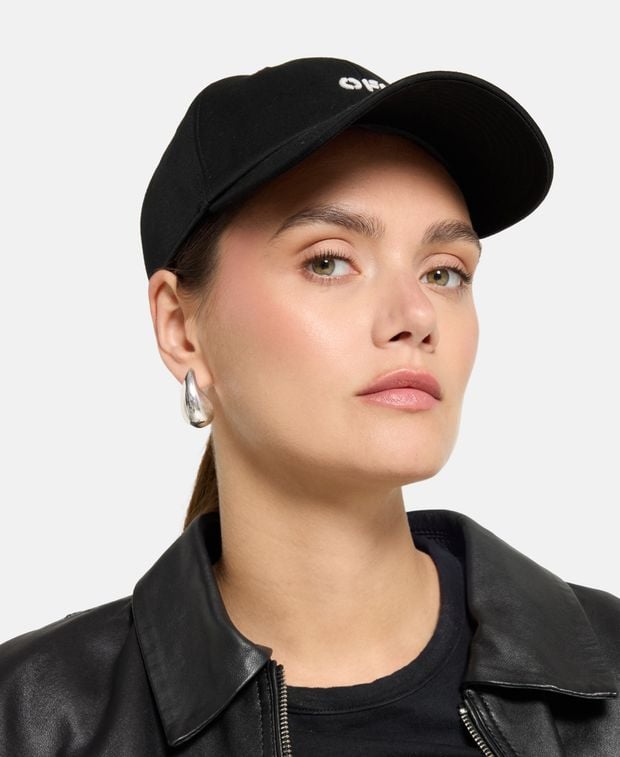 Off-White Cap Drill