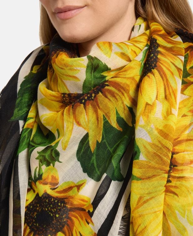 Dolce & Gabbana Cashmere scarf