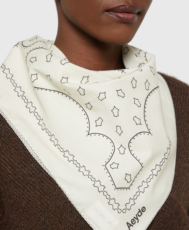 Aeyde Square scarf Dakota