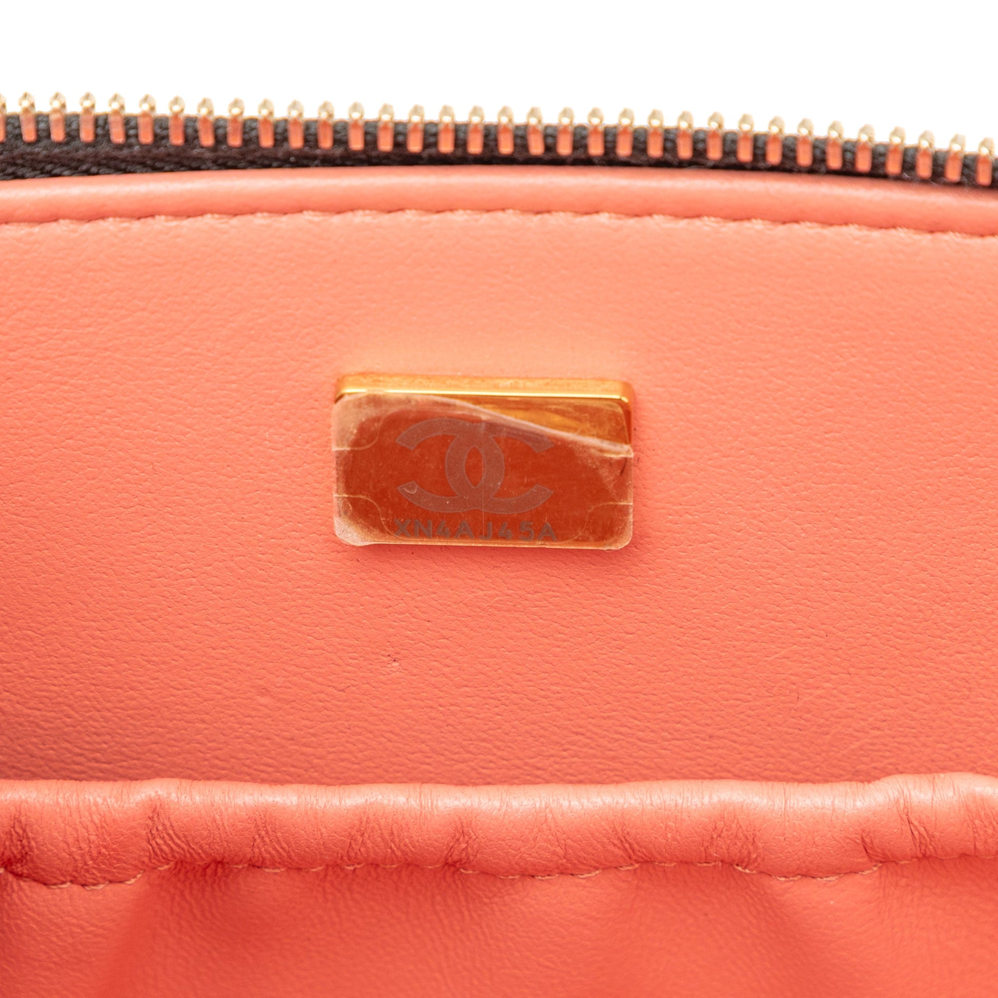Quilted Patent Afternoon Tea Vanity Case with Chain