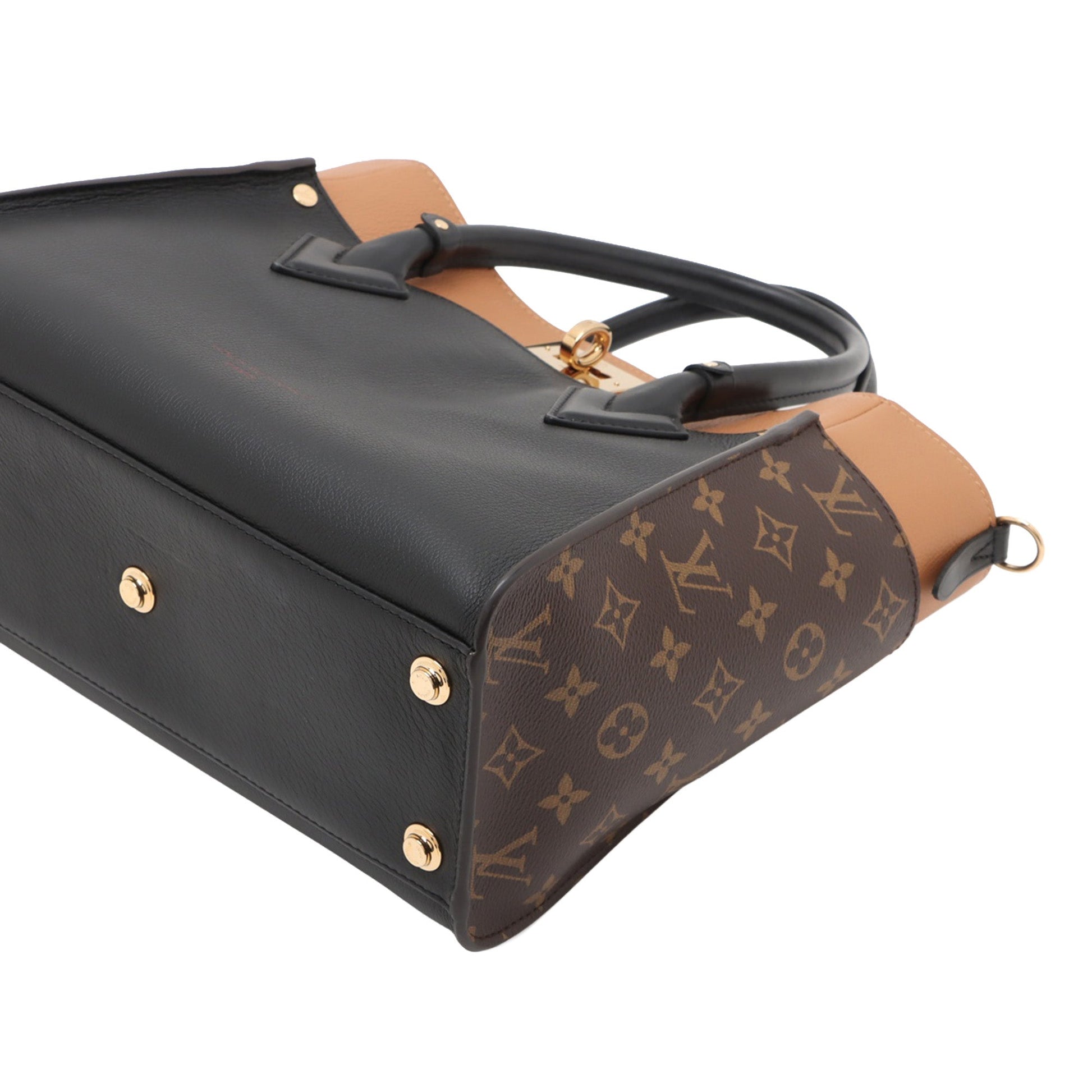 Louis Vuitton Monogram On My Side MM