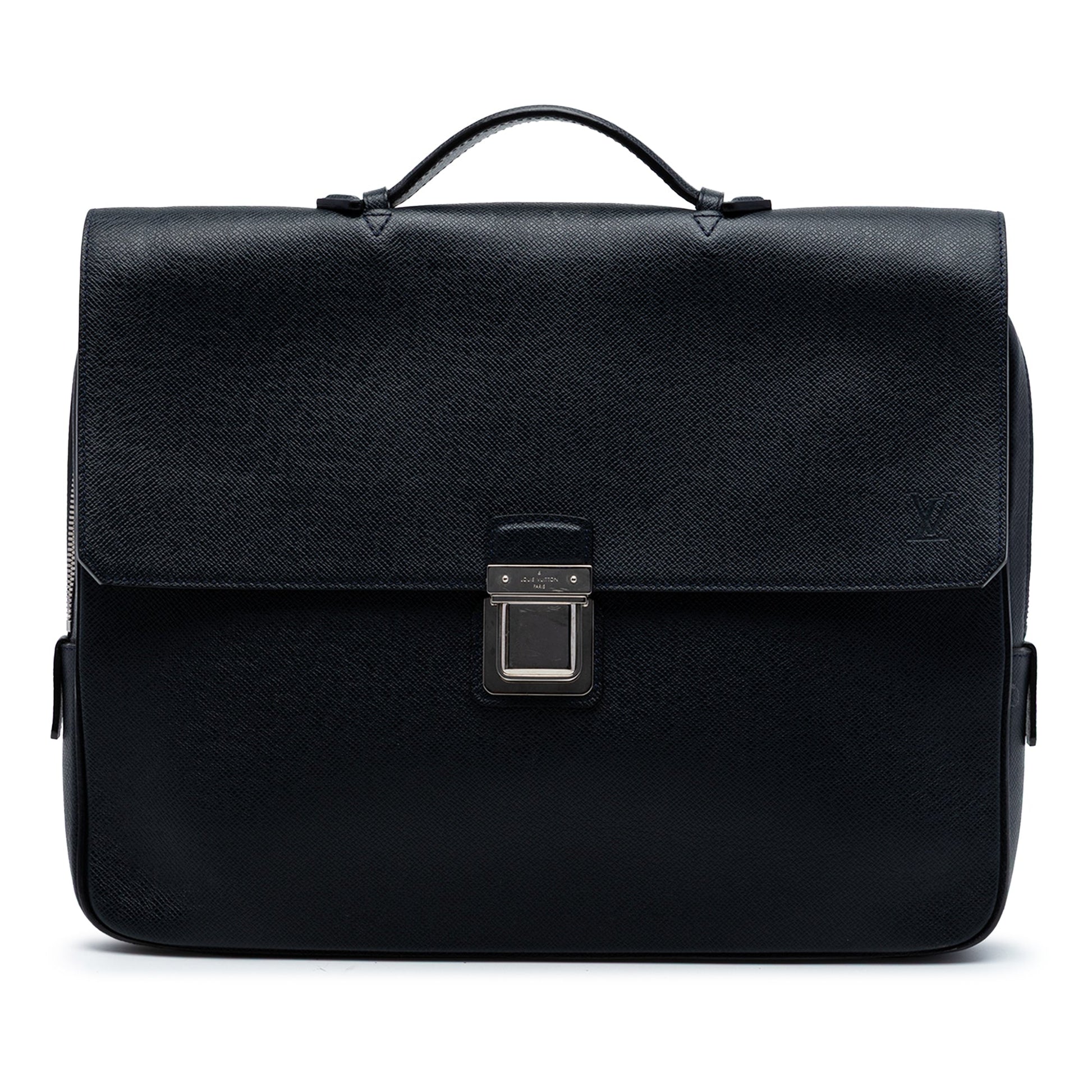 Louis Vuitton Taiga Vassili PM