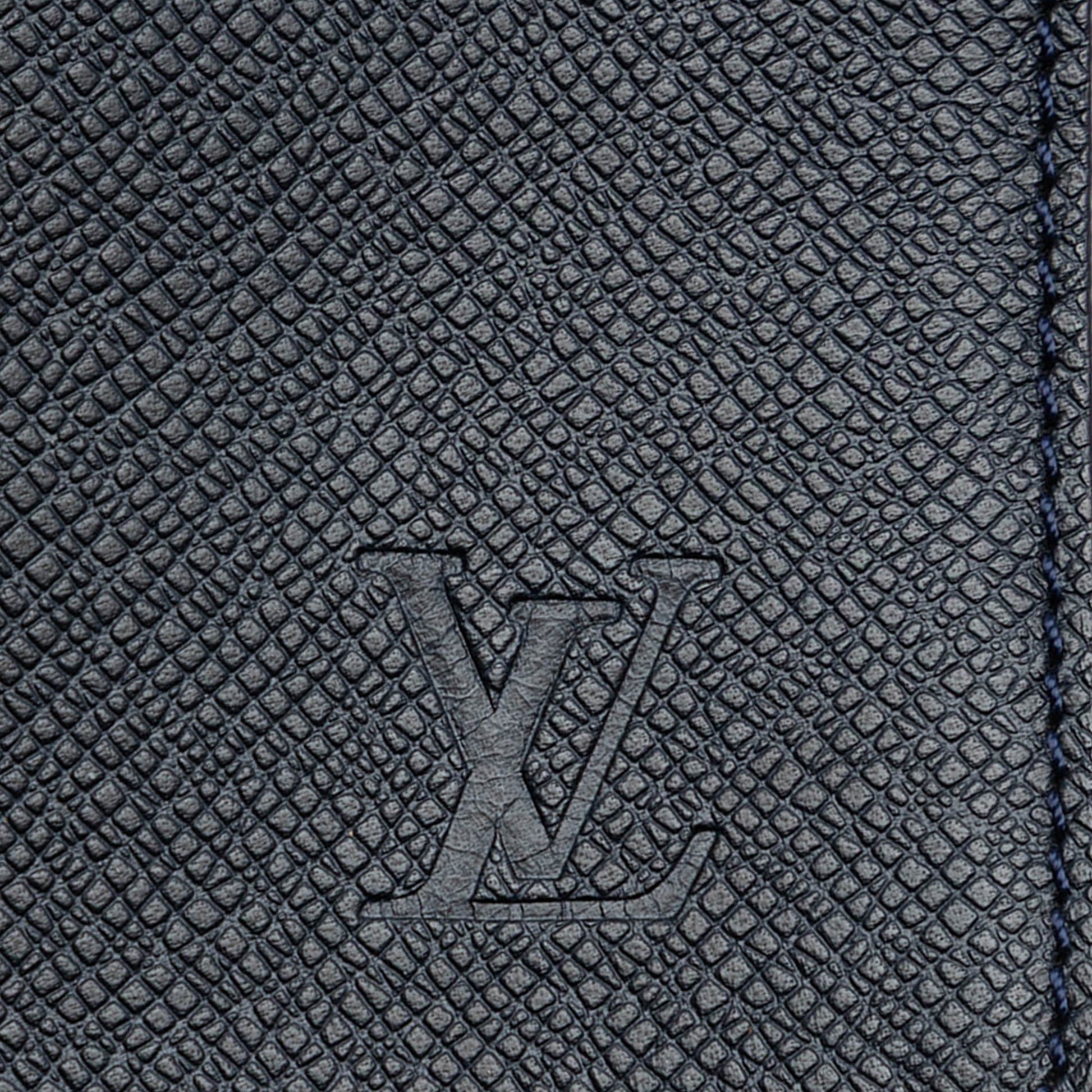 Louis Vuitton Taiga Vassili PM