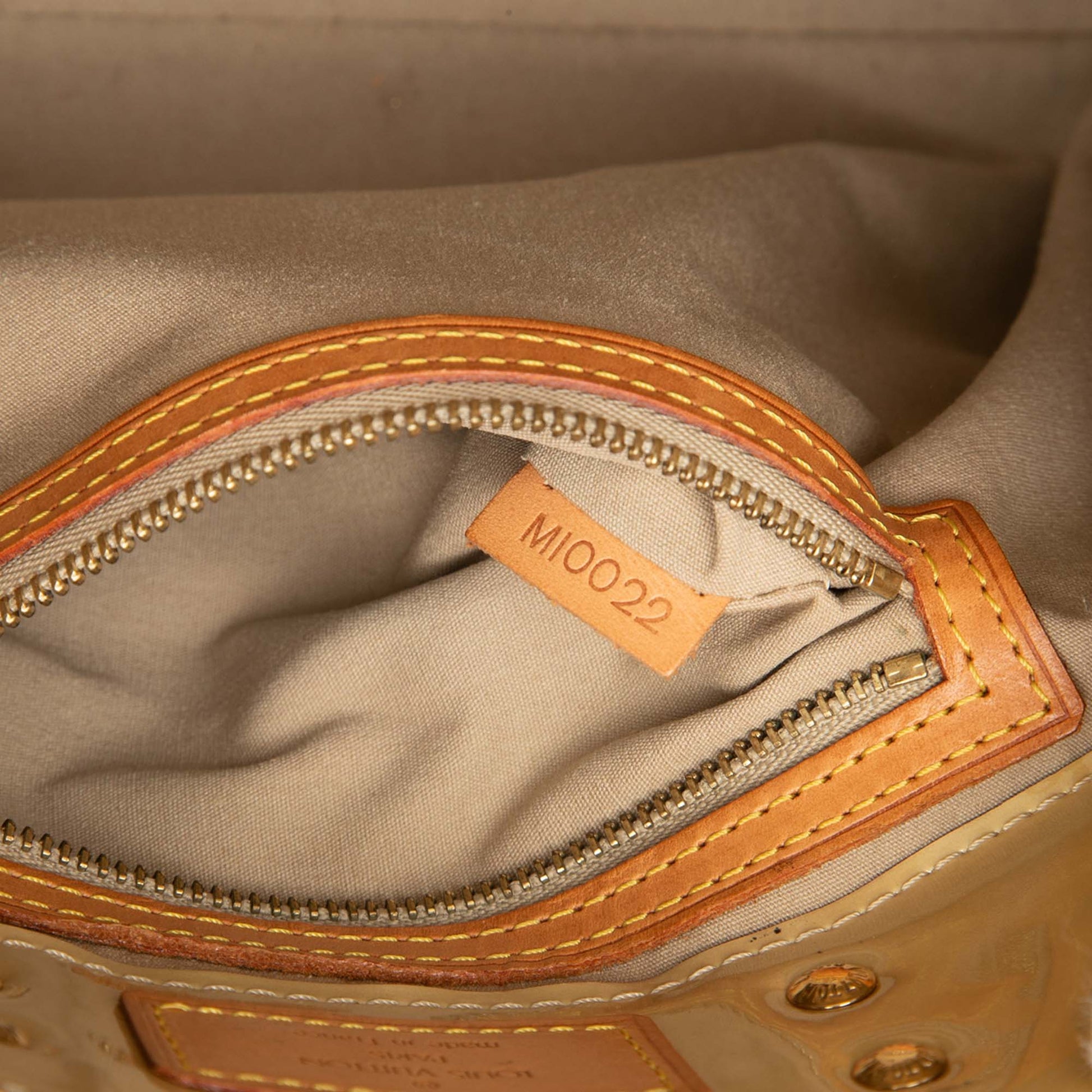Louis Vuitton Monogram Vernis Reade PM