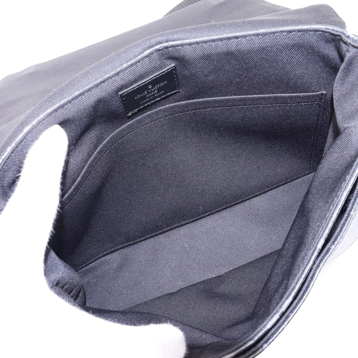 Louis Vuitton Monogram Eclipse District PM