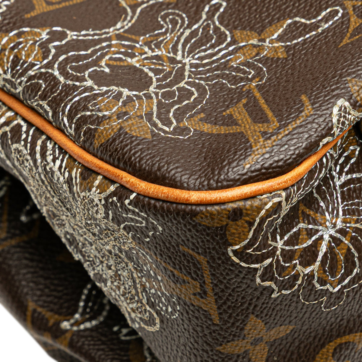 Louis Vuitton Monogram Dentelle Batignolles Horizontal