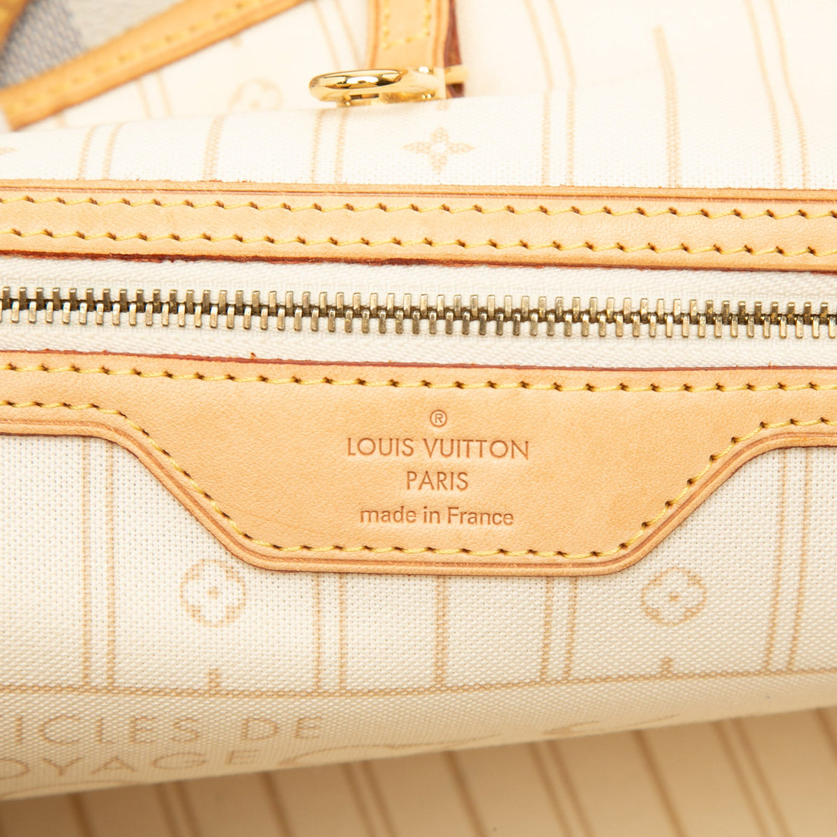 Louis Vuitton Damier Azur Neverfull MM — White