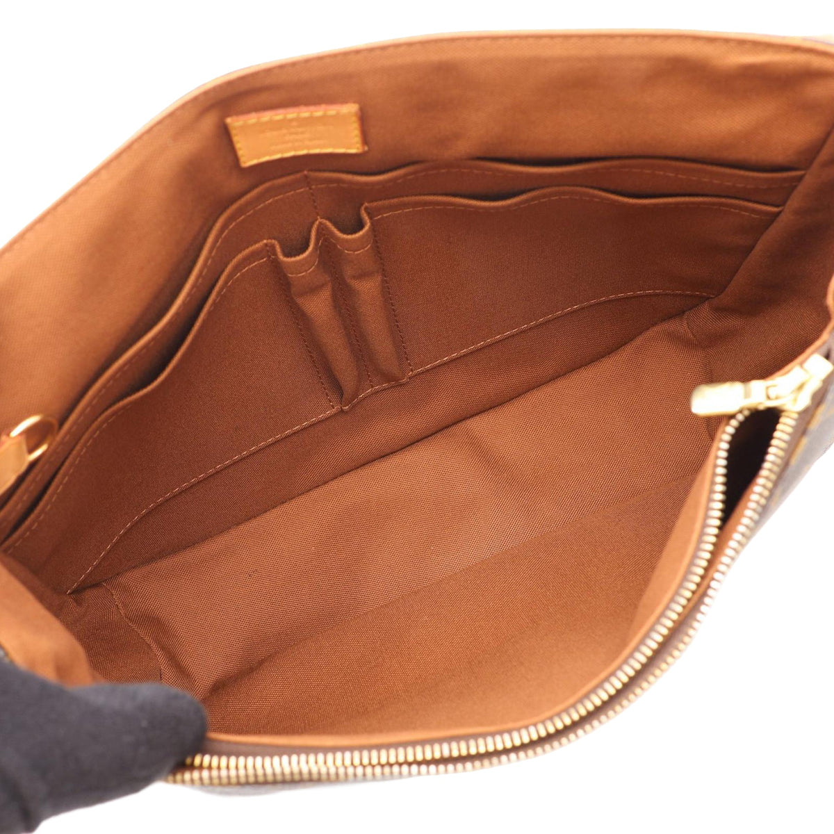 Louis Vuitton Monogram Beaubourg Messenger MM