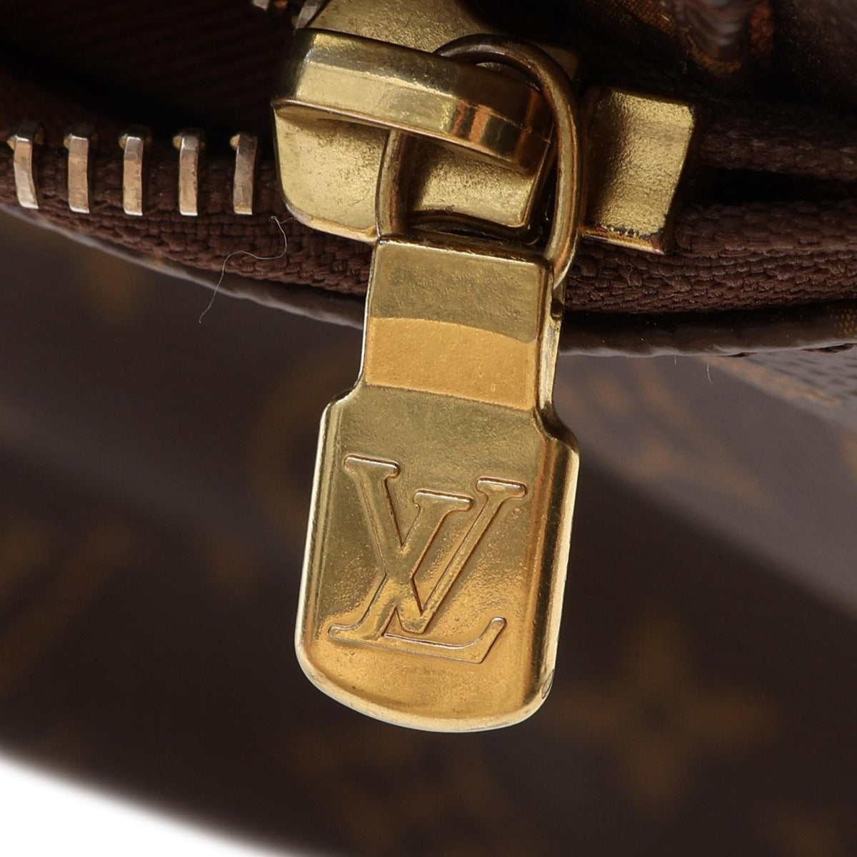 Louis Vuitton Monogram Beaubourg Messenger MM