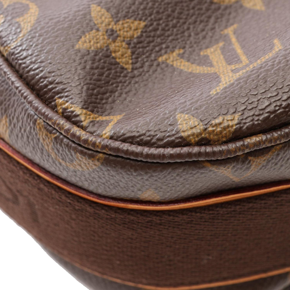Louis Vuitton Monogram Beaubourg Messenger MM