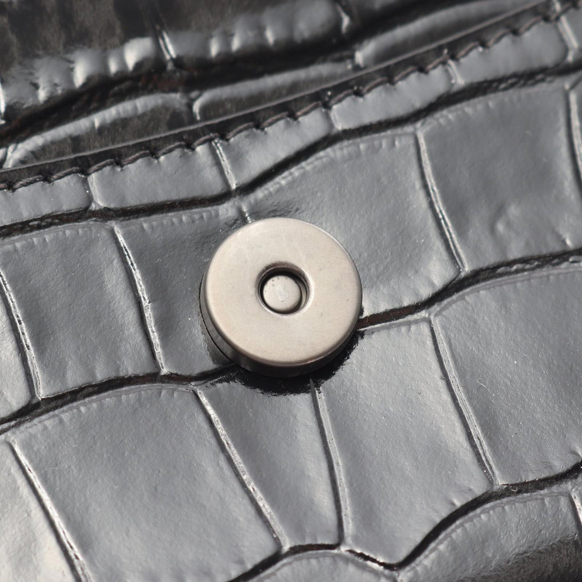 Balenciaga Shiny Calfskin Crocodile Embossed Hourglass Wallet On Chain