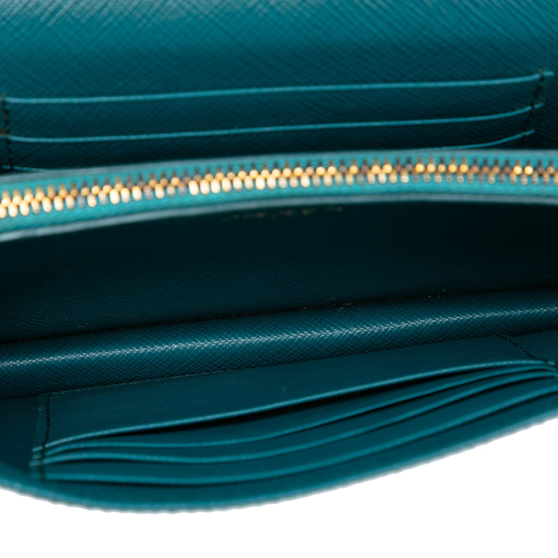 Saffiano Lux Wallet on Chain