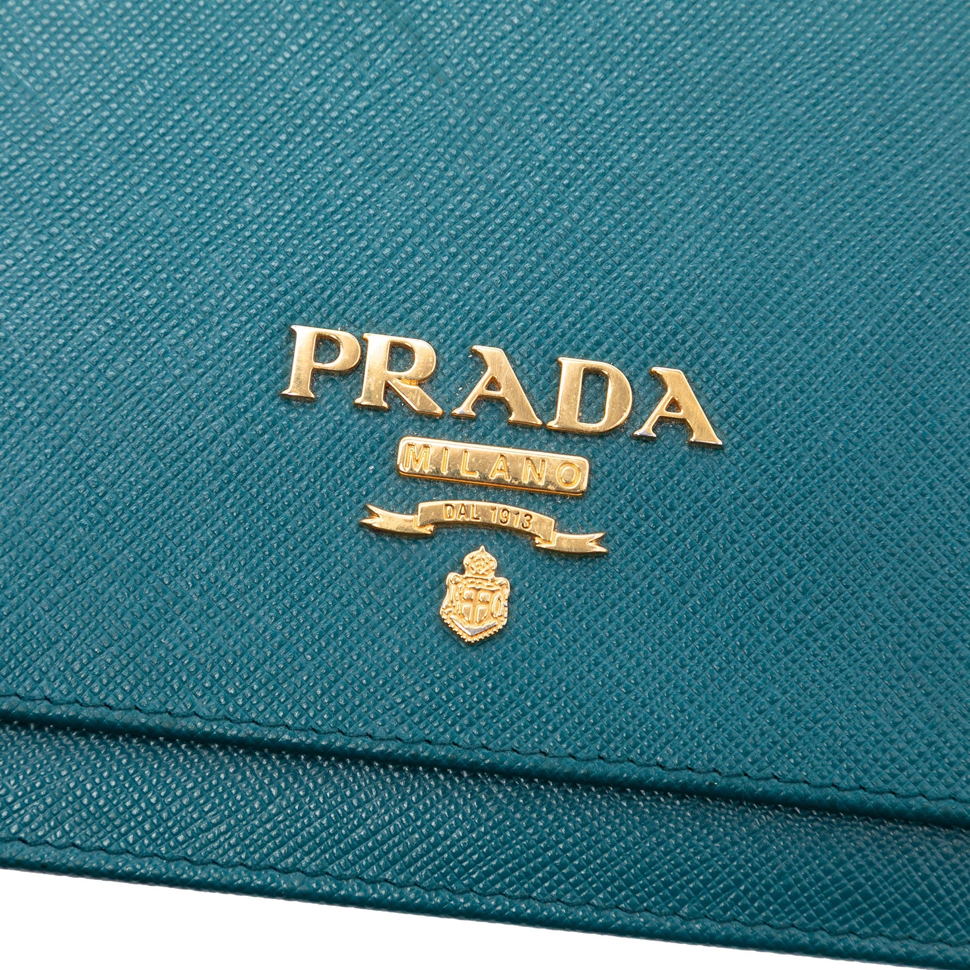 Saffiano Lux Wallet on Chain