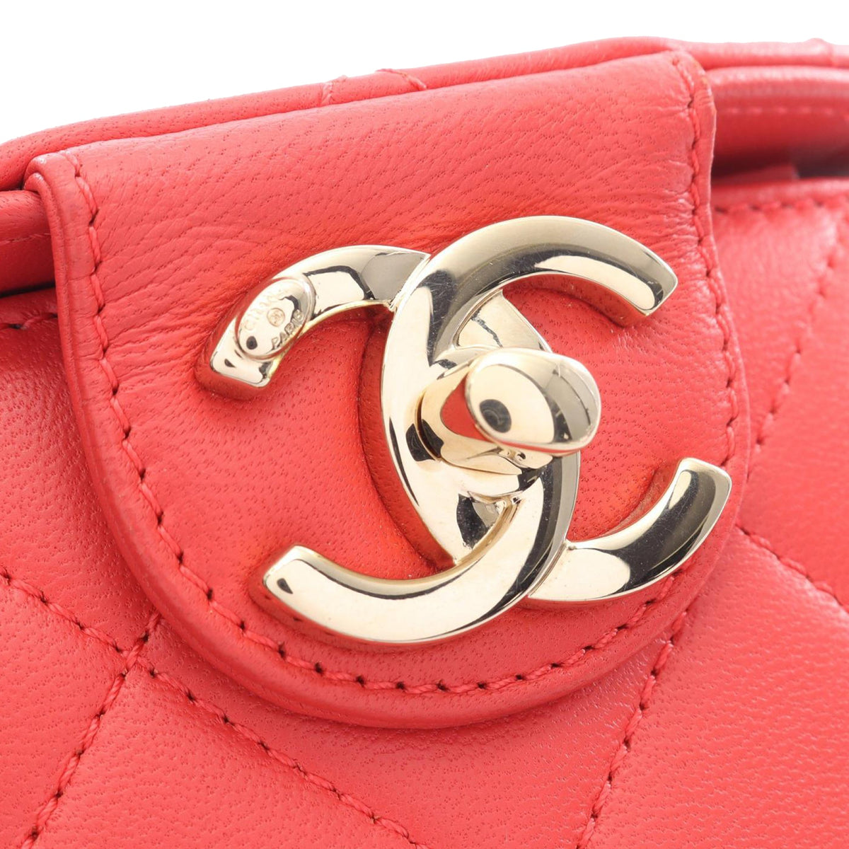 Chanel CC Lambskin Elegant Chain Vanity Case