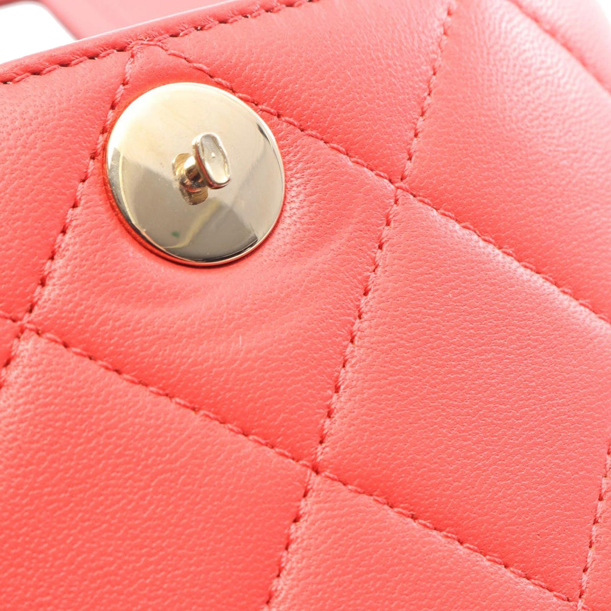 Chanel CC Lambskin Elegant Chain Vanity Case