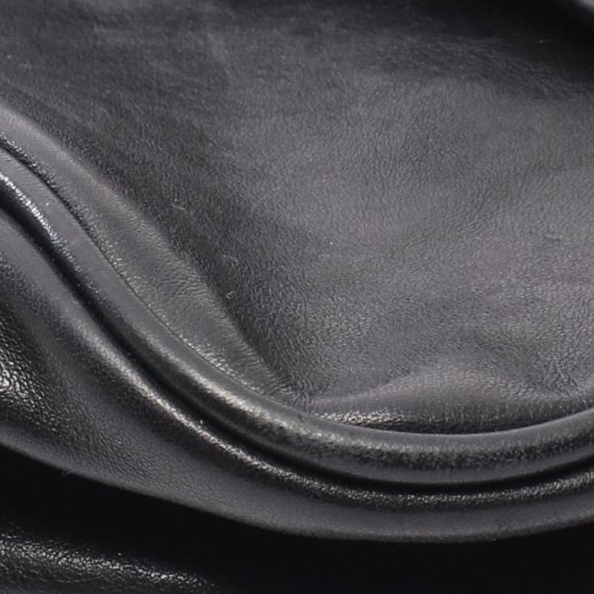 Balenciaga Medium Leather Grungy Messenger Bag — Black
