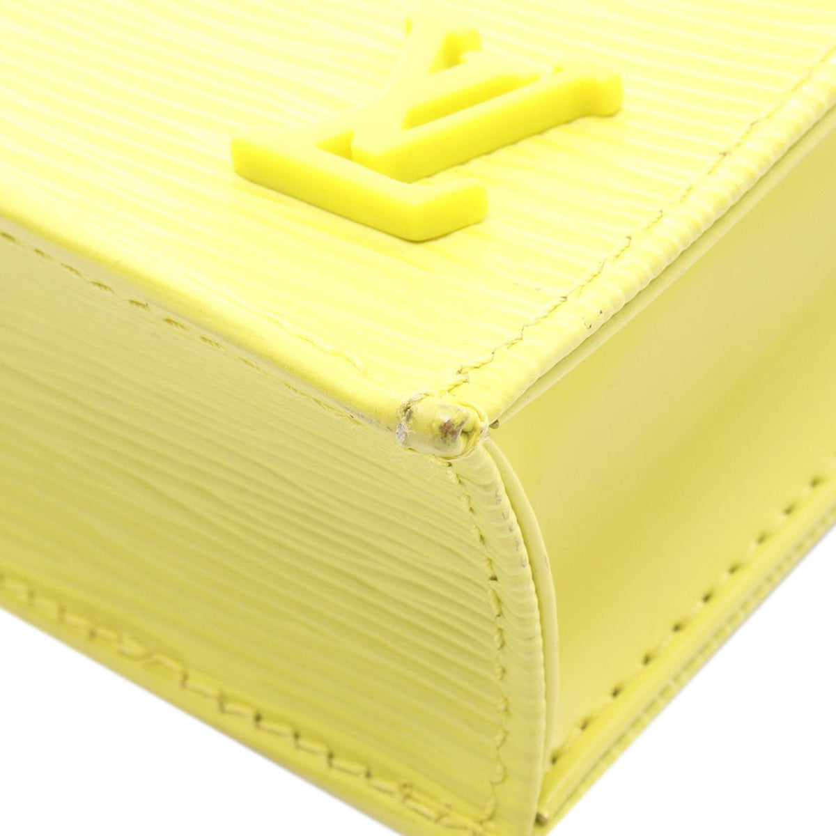 Louis Vuitton Epi Petit Sac Plat
