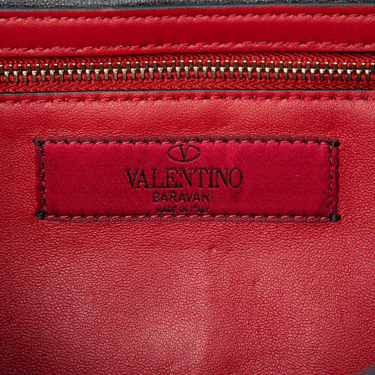 Valentino Nappa Rockstud Spike Wallet On Chain