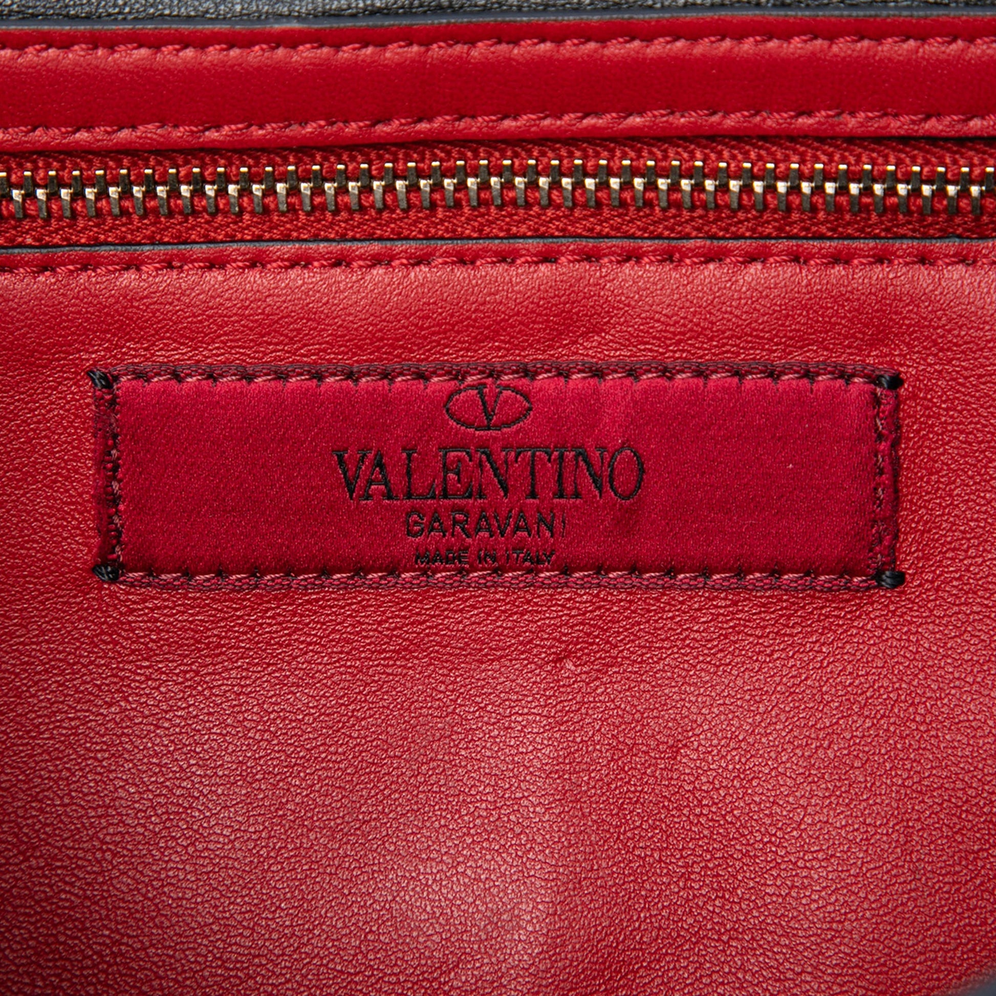 Valentino Nappa Rockstud Spike Wallet On Chain