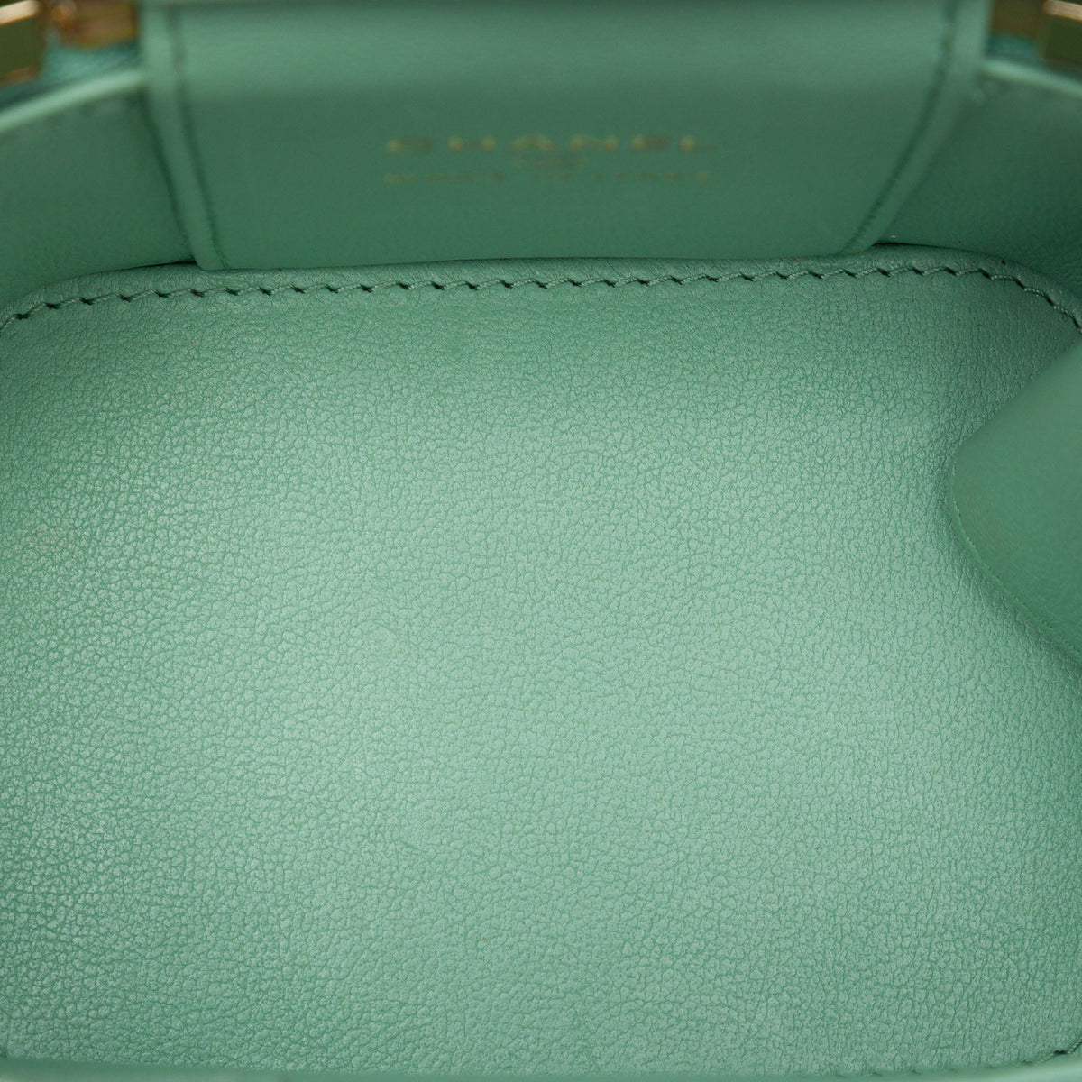 Chanel Mini Quilted Lambskin Resin Heart Vanity Case With Chain — Green