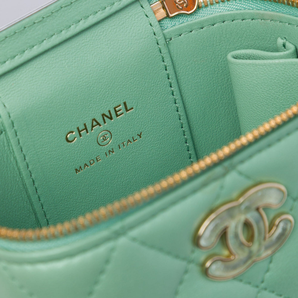 Chanel Mini Quilted Lambskin Resin Heart Vanity Case With Chain — Green