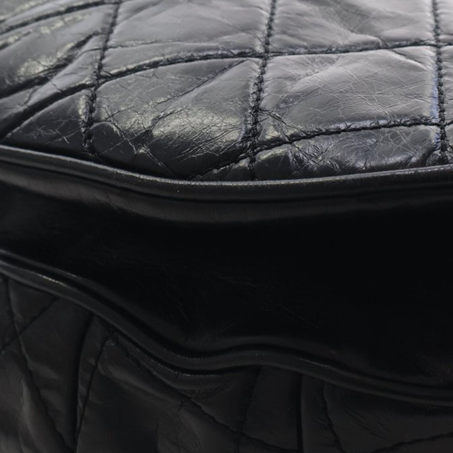 Chanel Medium Quilted Glazed Calfskin Bubble CC Flap