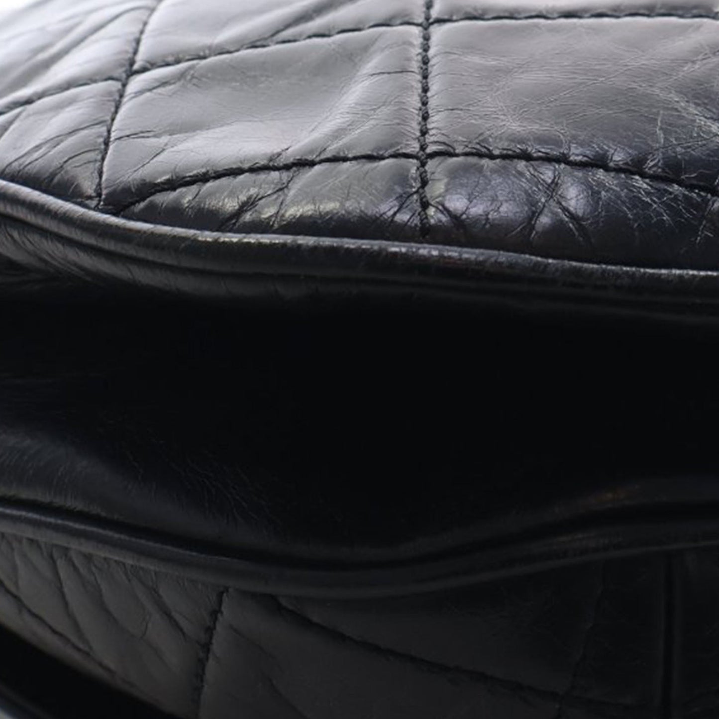 Chanel Medium Quilted Glazed Calfskin Bubble CC Flap