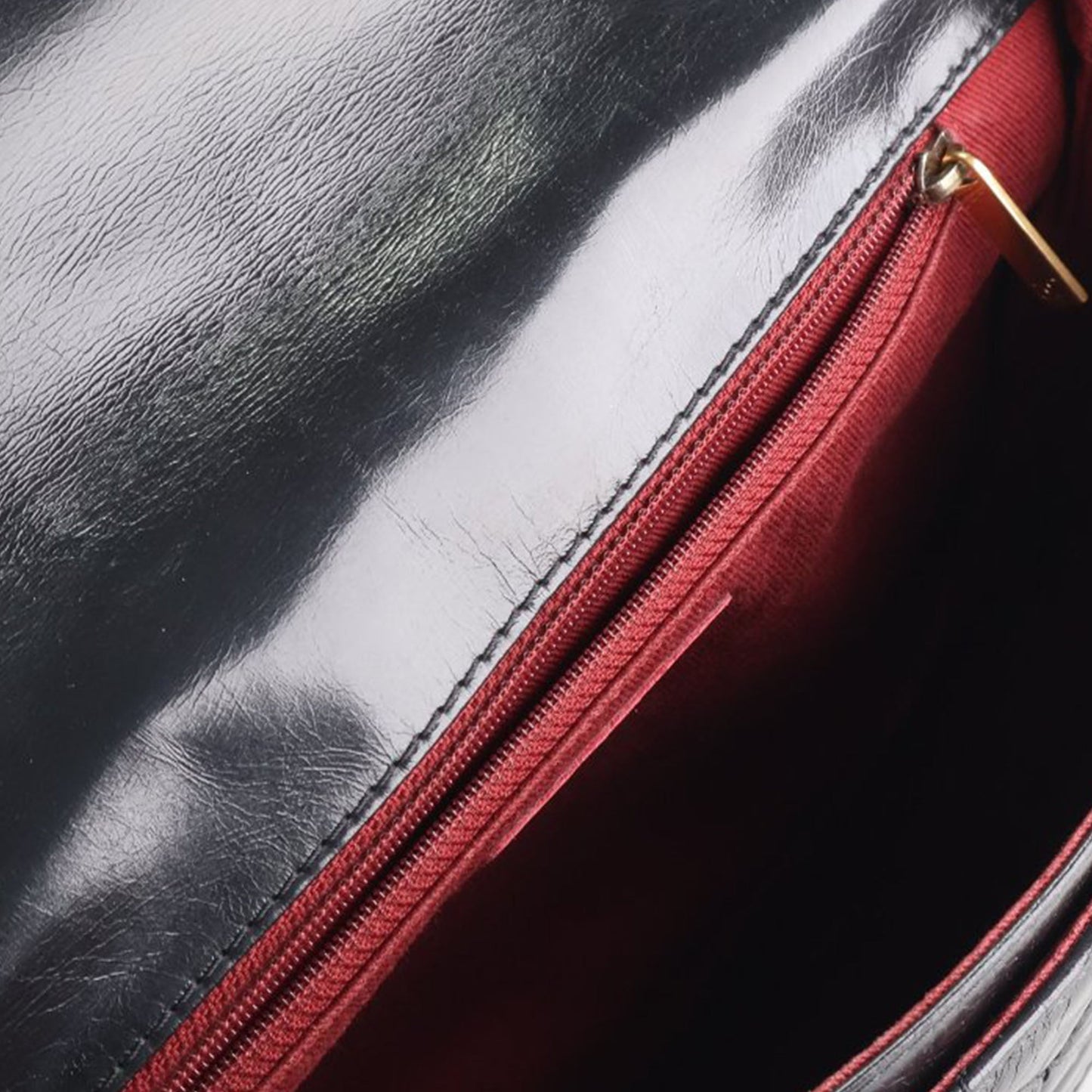 Chanel Medium Quilted Glazed Calfskin Bubble CC Flap