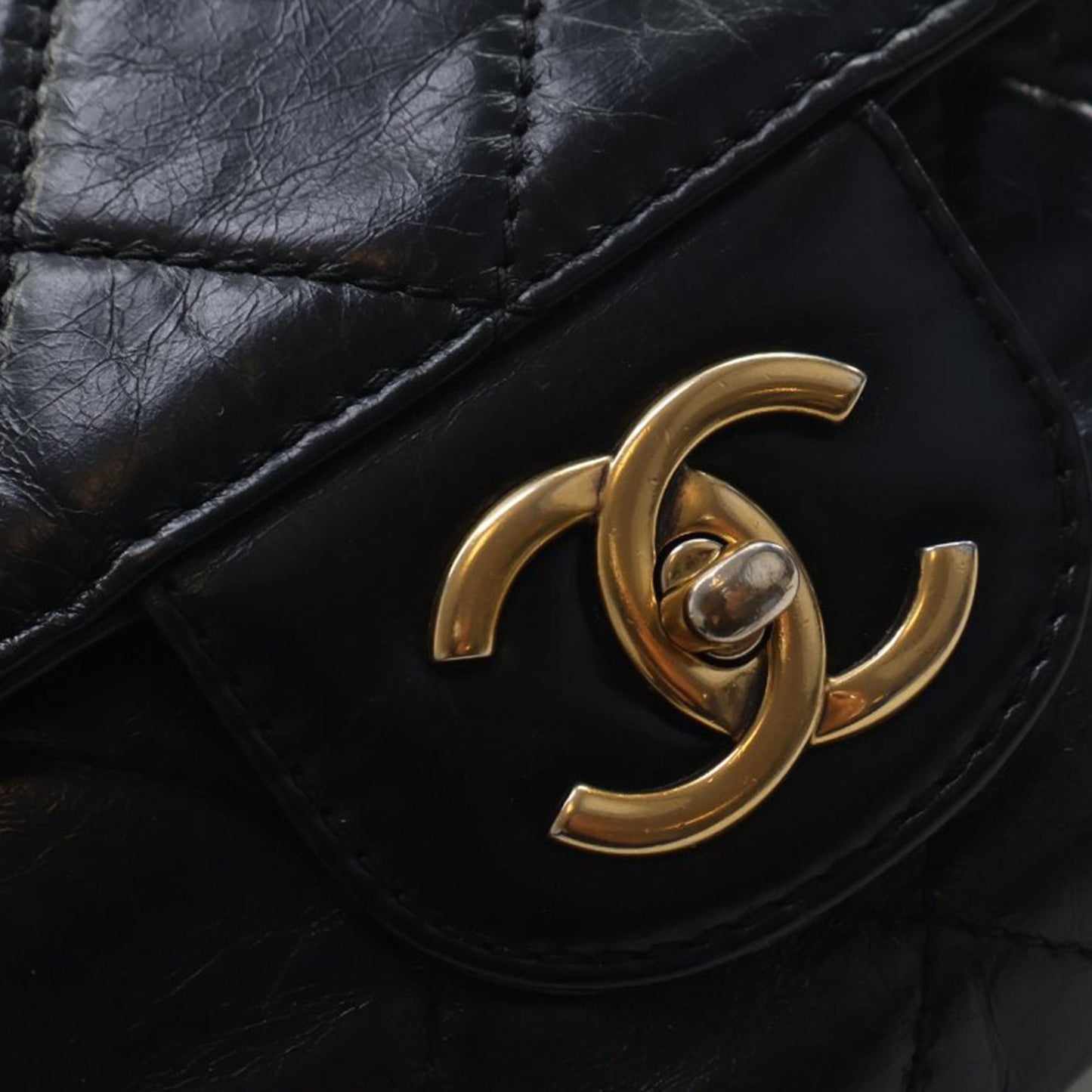 Chanel Medium Quilted Glazed Calfskin Bubble CC Flap