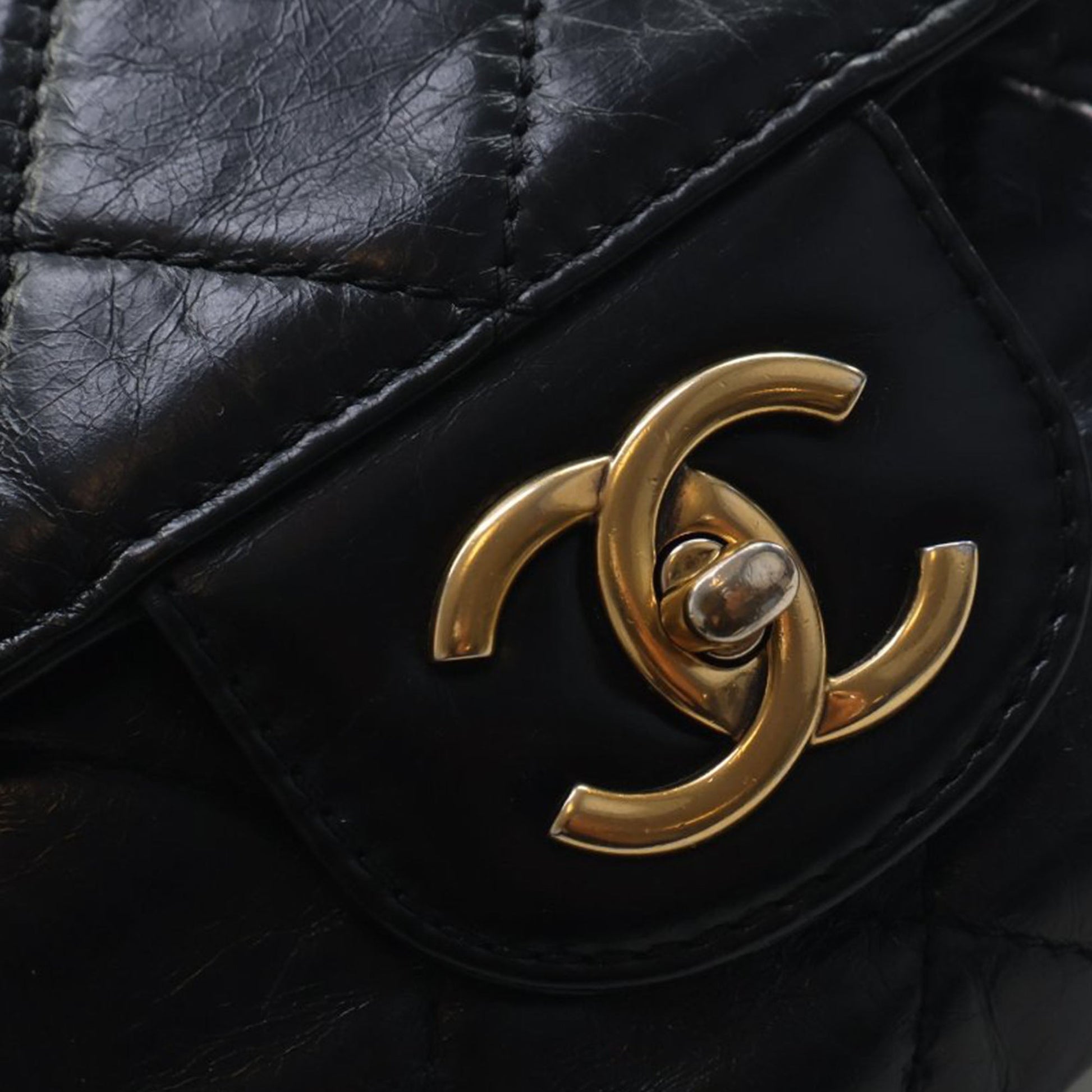 Chanel Medium Quilted Glazed Calfskin Bubble CC Flap