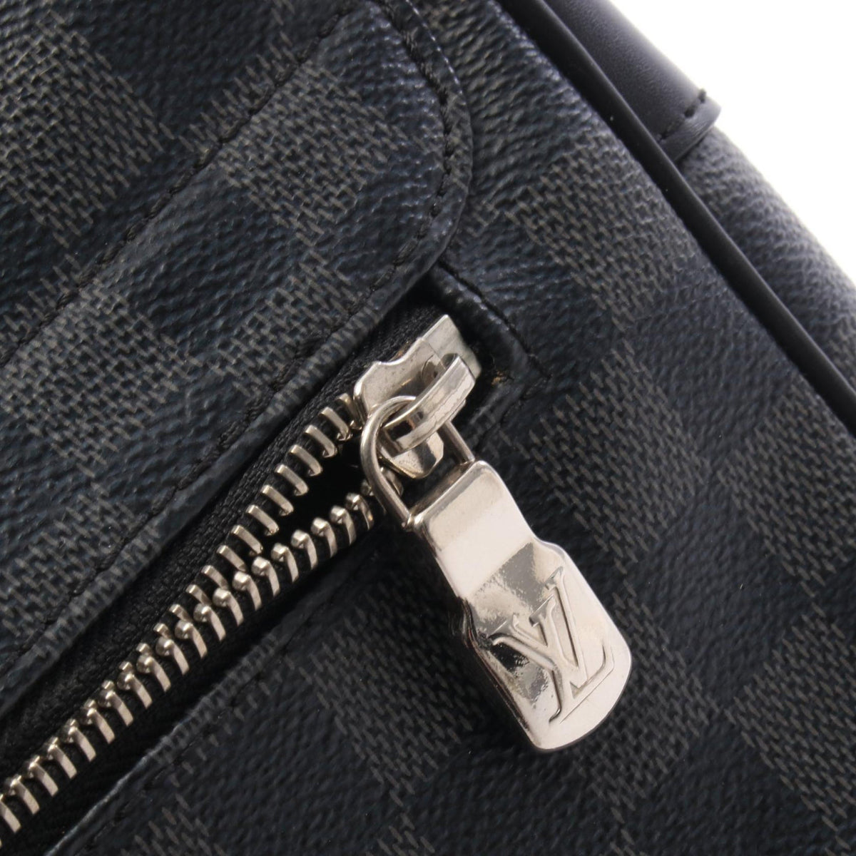 Louis Vuitton Damier Graphite District MM