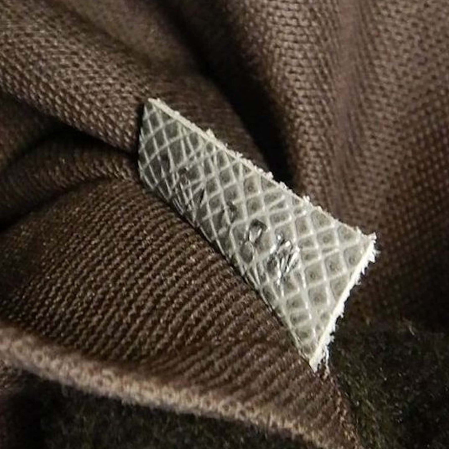 Louis Vuitton Taiga Sasha