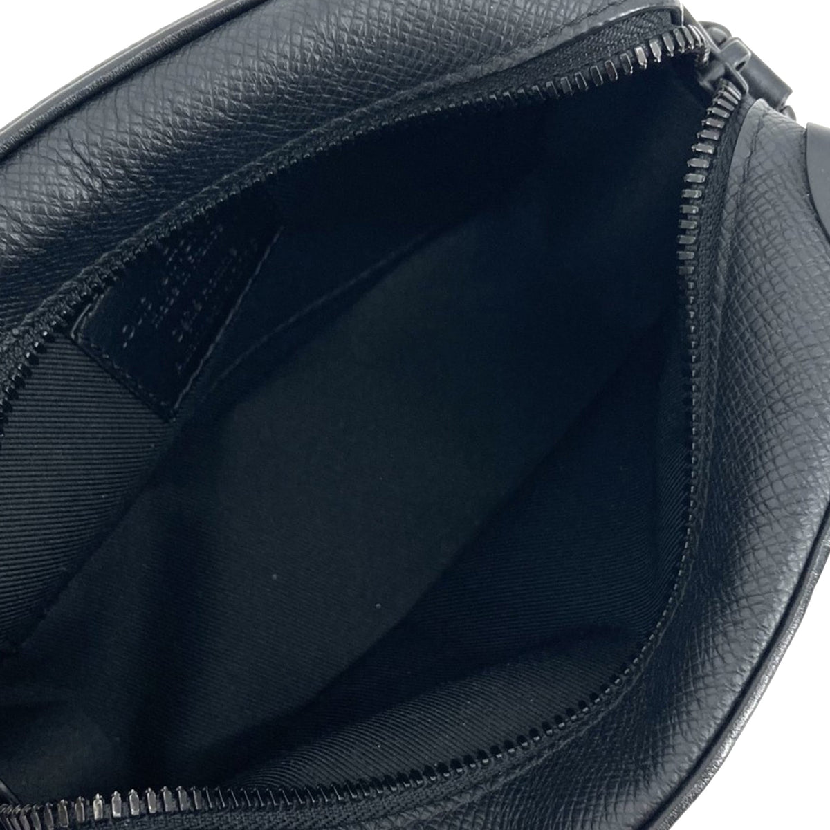 Louis Vuitton Taiga Rainbow Soft Trunk — Black