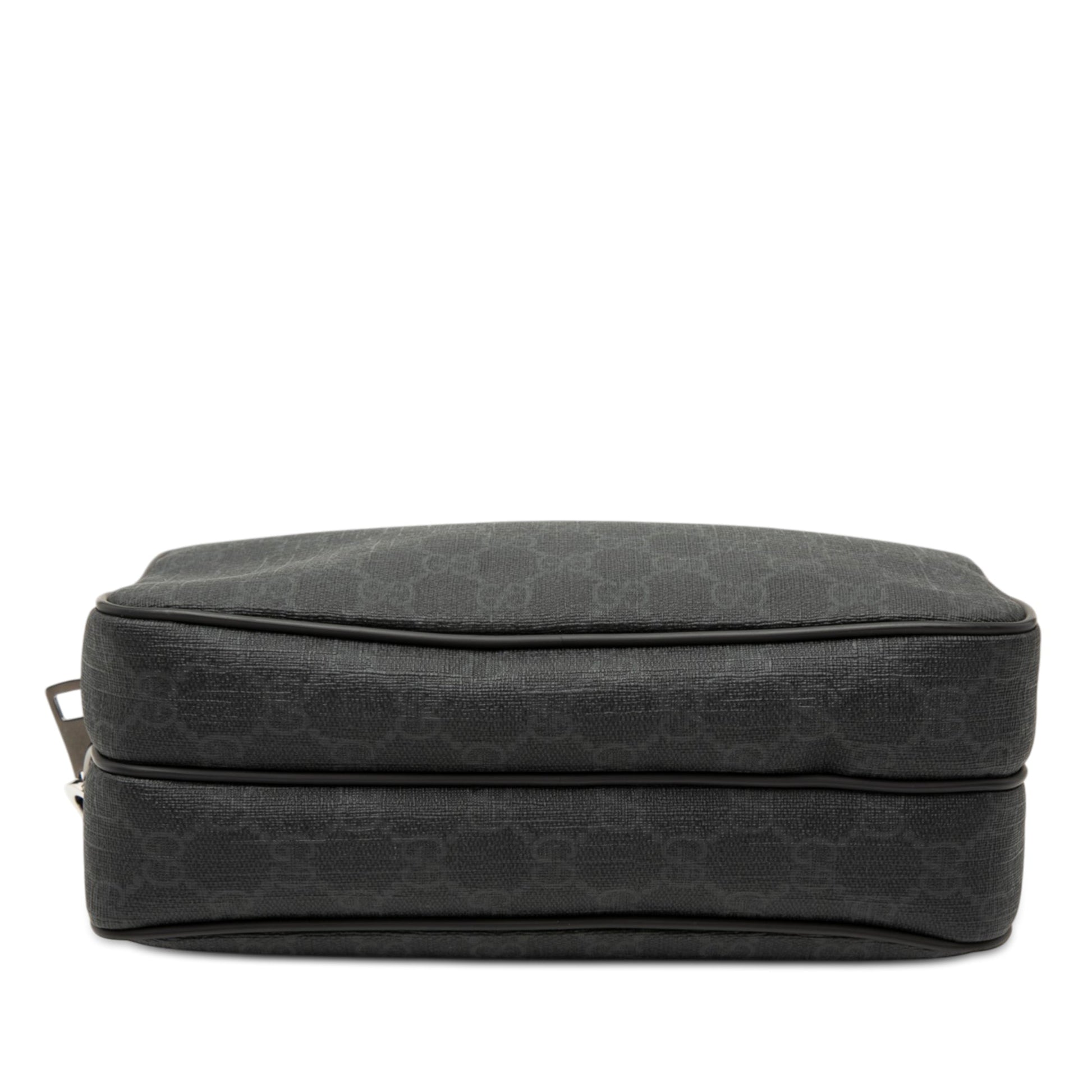 Gucci GG Supreme Clutch