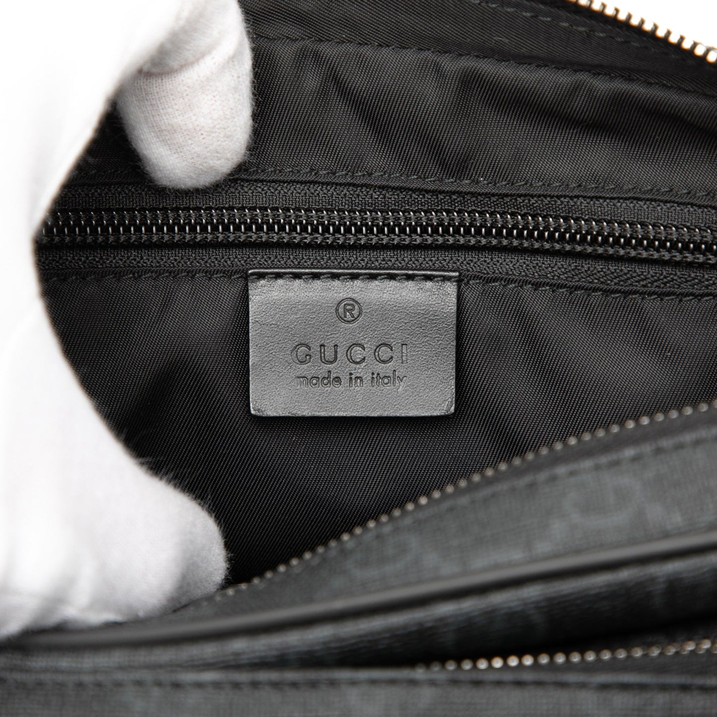 Gucci GG Supreme Clutch