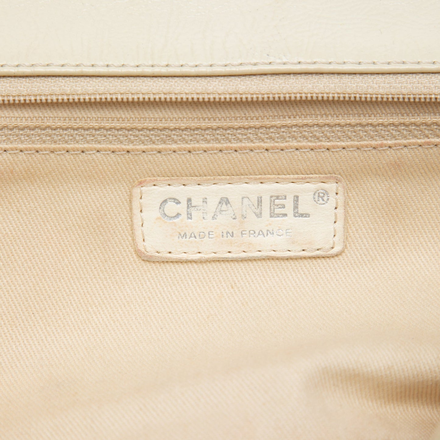 Small Distressed Patent Frame Single Flap