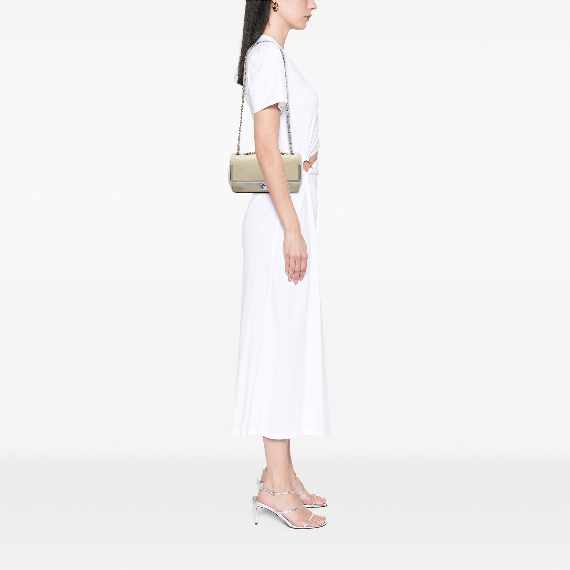 Small Distressed Patent Frame Single Flap