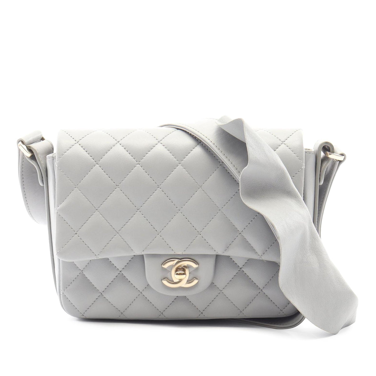 Chanel Quilted Calfskin Bolero de Chanel Flap