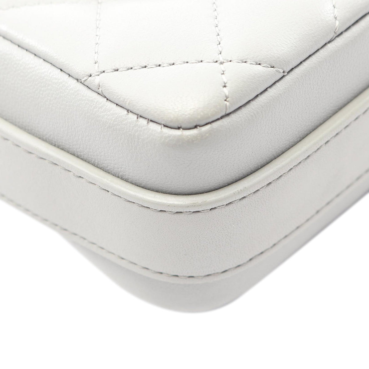 Chanel Quilted Calfskin Bolero de Chanel Flap