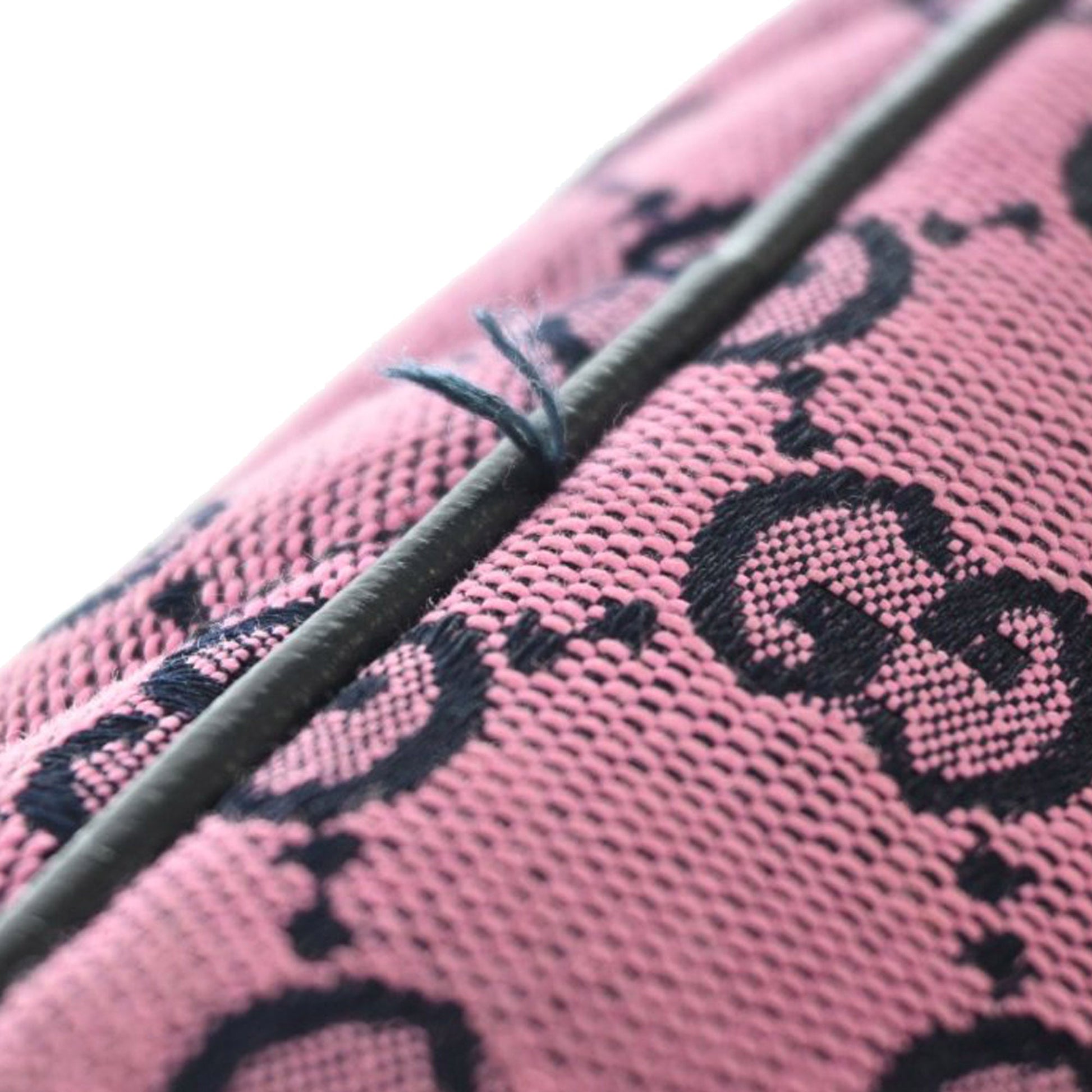Small GG Marmont Matelasse GG Canvas Crossbody